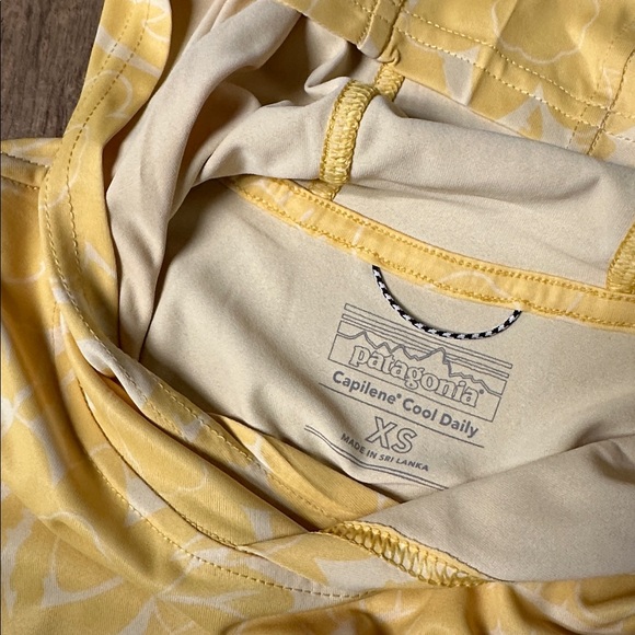 Patagonia nwot Capilene cool daily hoody pullover stretchy canary yellow top - Picture 4 of 7